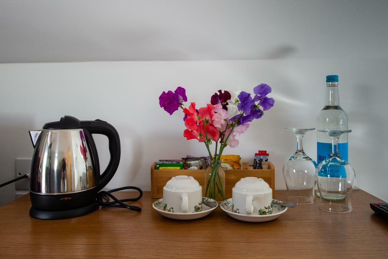 The Withies Inn Godalming Ngoại thất bức ảnh