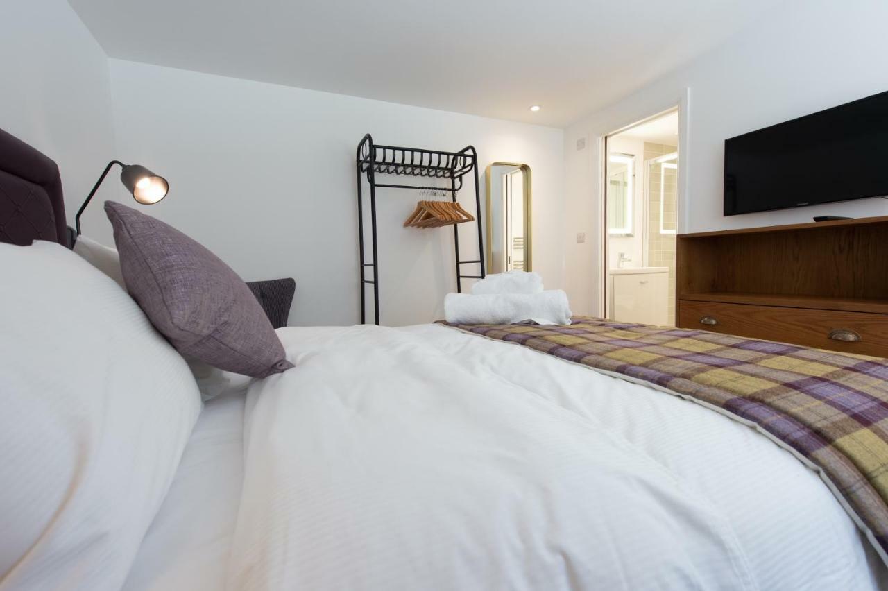 The Withies Inn Godalming Ngoại thất bức ảnh