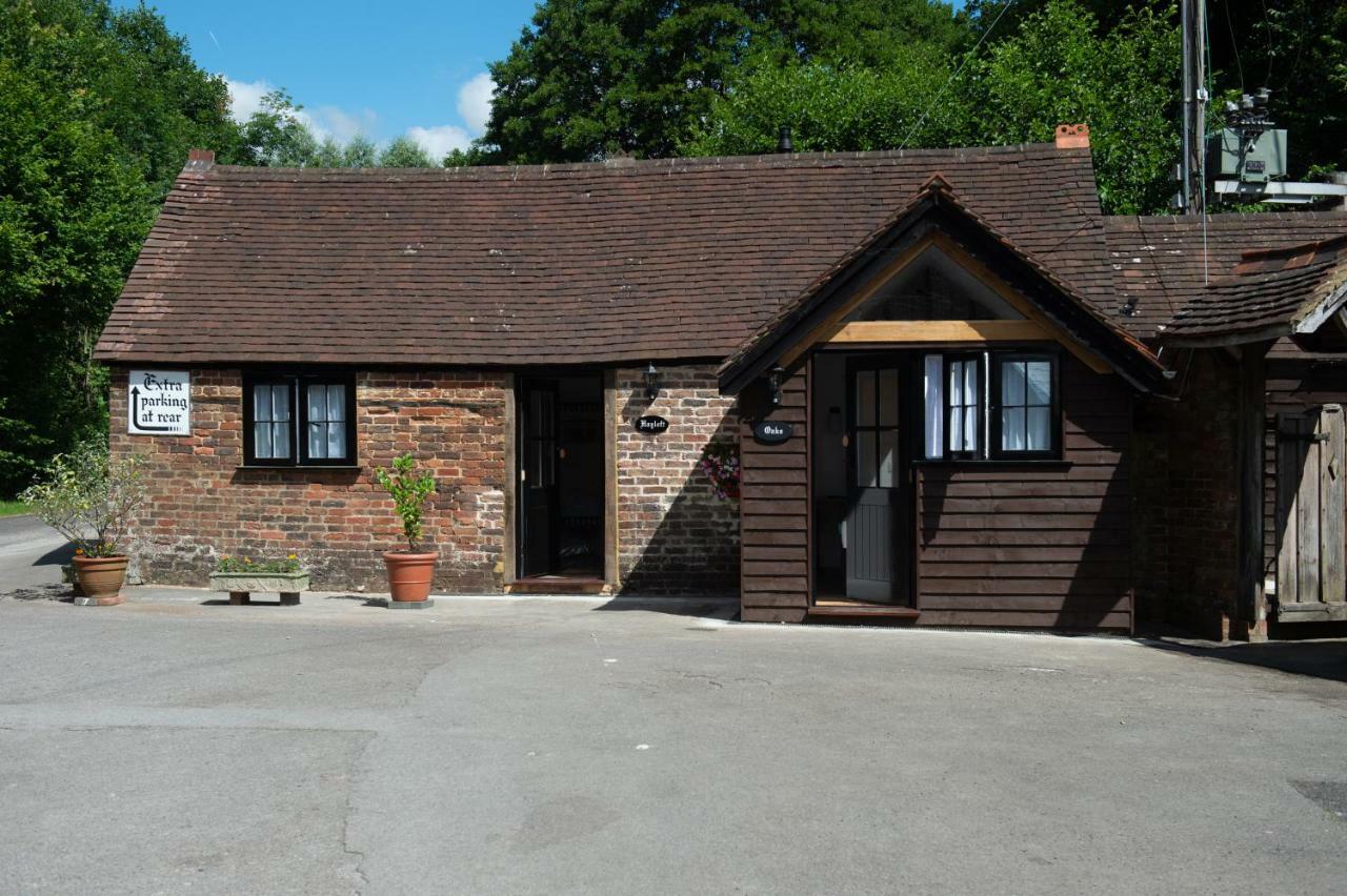 The Withies Inn Godalming Ngoại thất bức ảnh