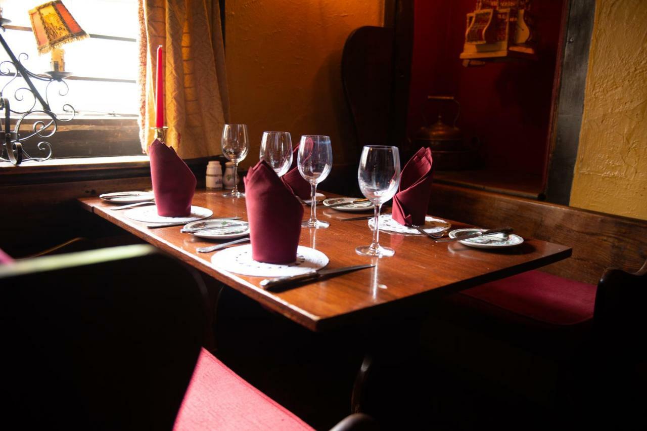 The Withies Inn Godalming Ngoại thất bức ảnh