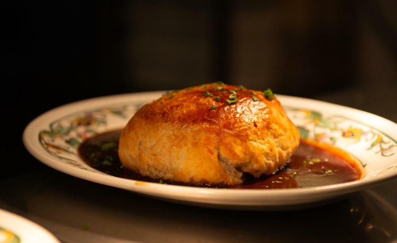 The Withies Inn Godalming Ngoại thất bức ảnh